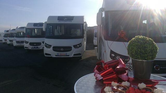 Jounées portes ouvertes chez BONJOUR CARAVANING de GUIDEL GIORNATA VIP AUTOSTAR 640x480