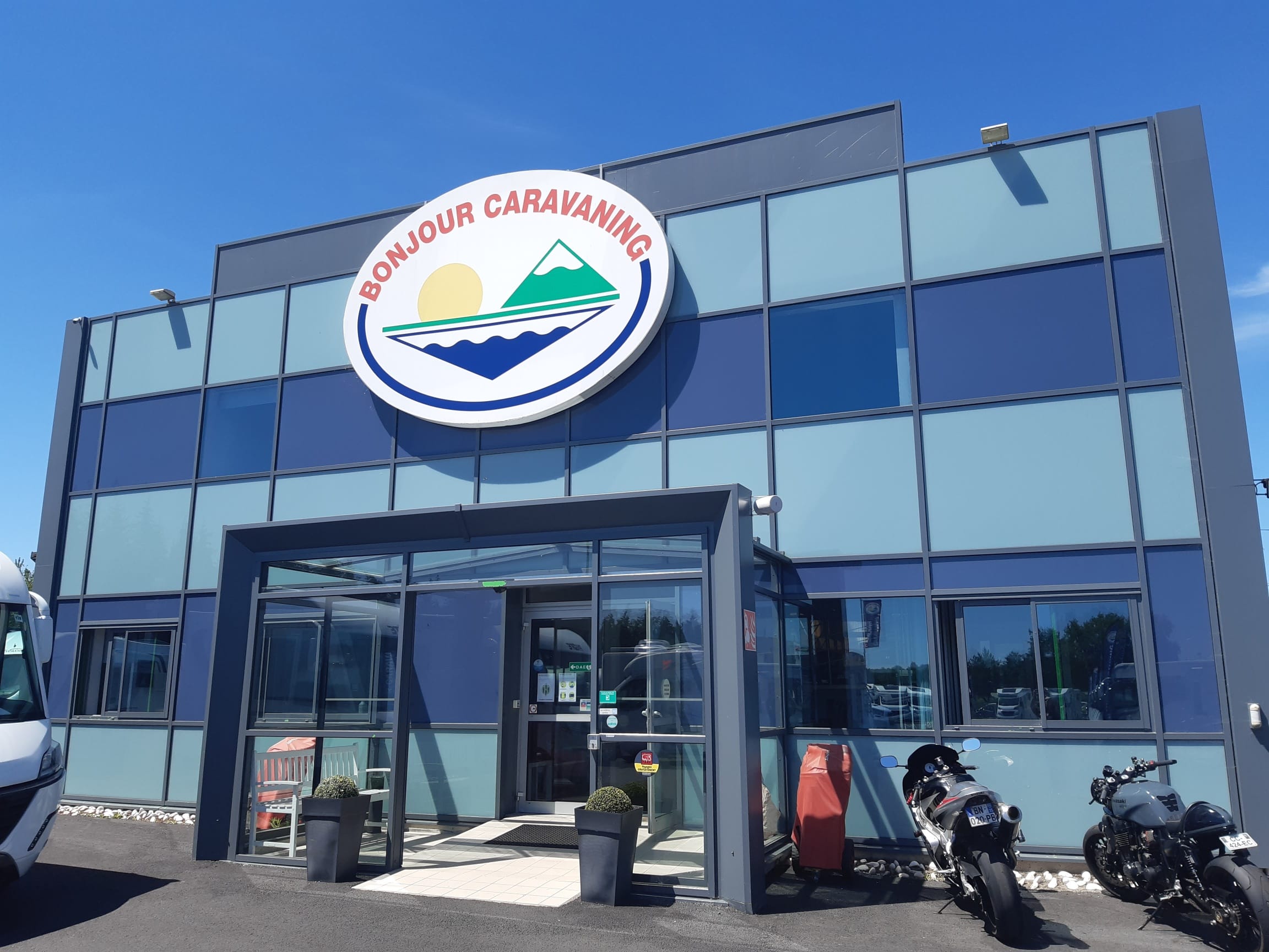 bonjour_caravaning_orgeres_exterieur