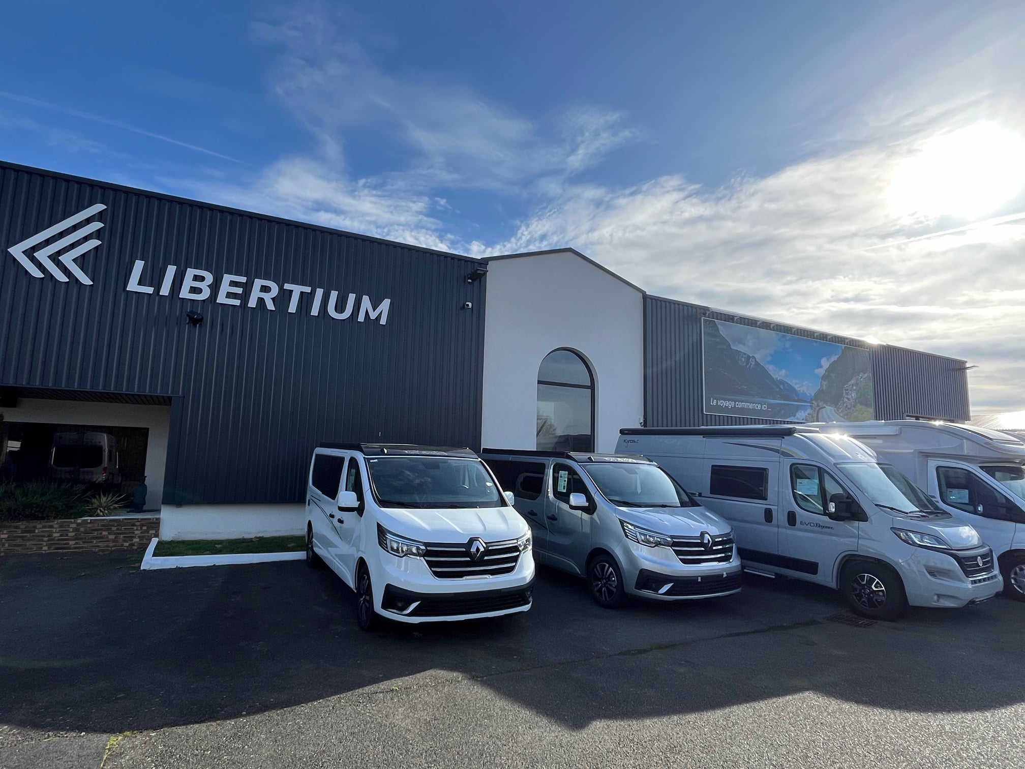photo enseigne libertium (13)