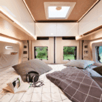 chambre lit abaissé V590LT portes fermées [1280x768]